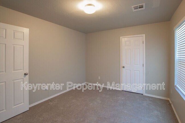 Building Photo - 1124 Granite Ln