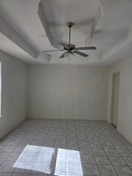 Building Photo - 630 S Dfw Dr