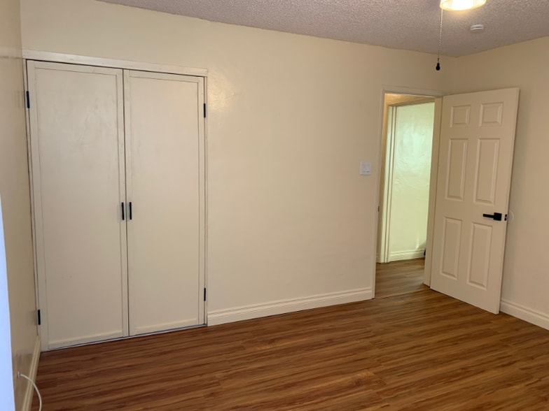 Building Photo - 6842 Kramer St