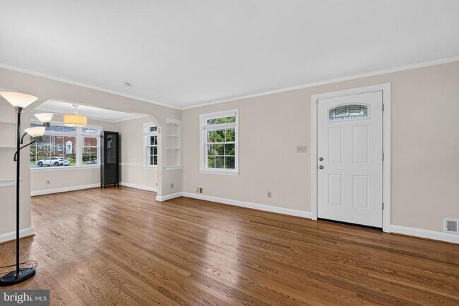 Building Photo - 406 Gilmoure Dr