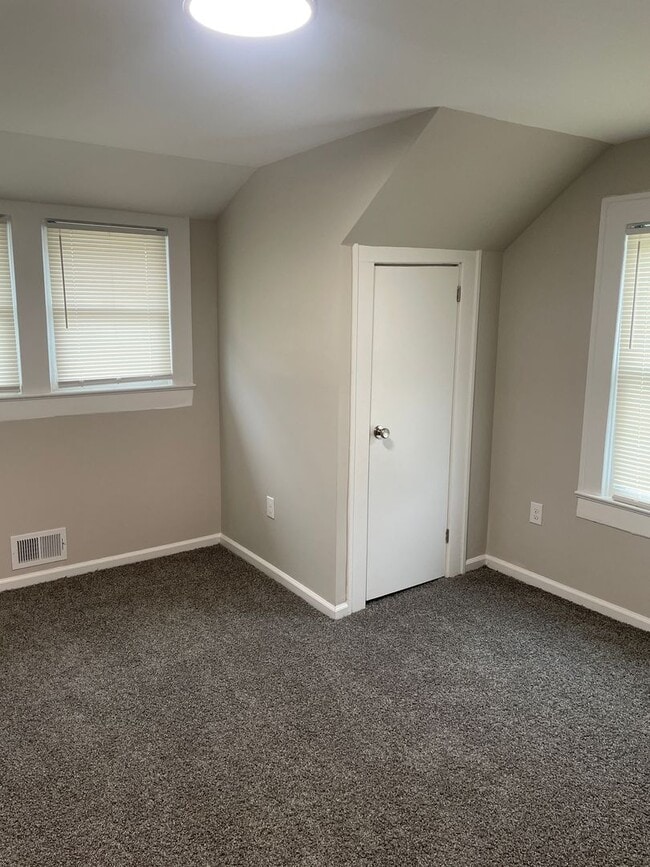 Building Photo - 816 Efird St