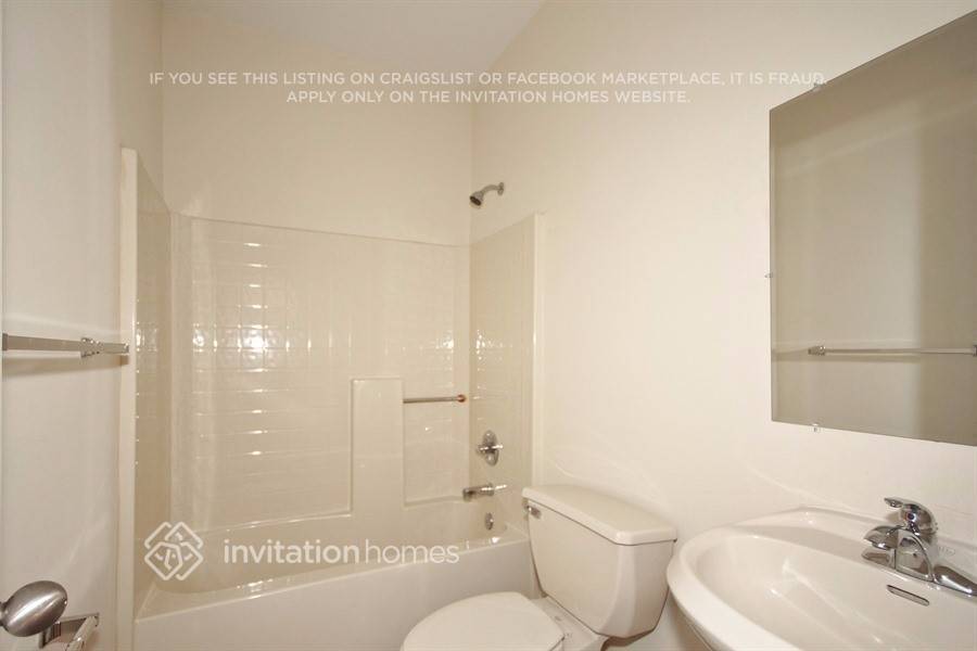 Building Photo - 2049 Mapmaker Dr NE