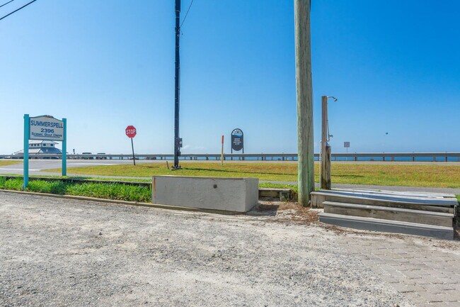 Building Photo - 2396 Highway 2378-SI ID1285915P