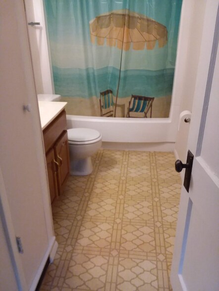 Building Photo - 150 T585