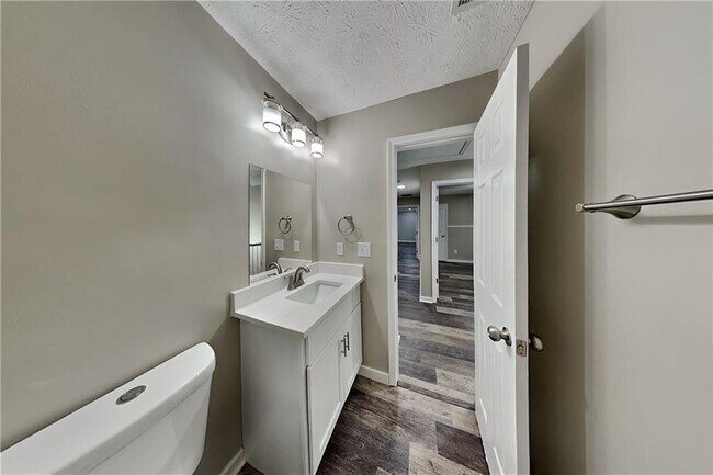 Building Photo - 6072 Devonshire Dr