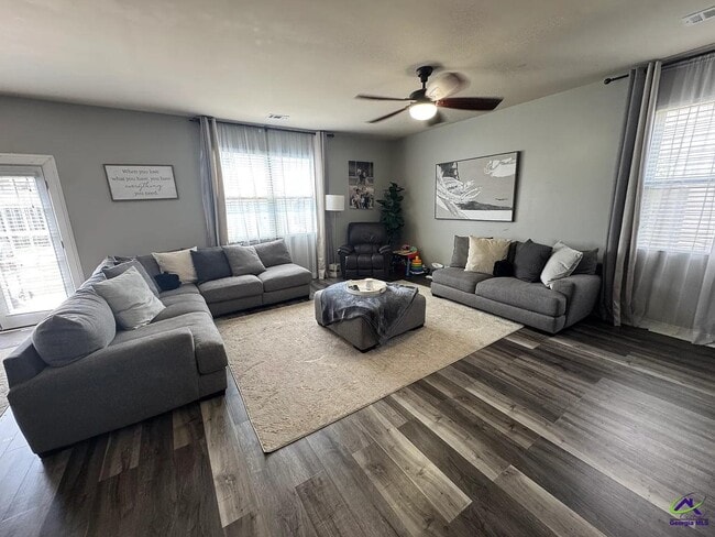 Building Photo - 211 Flowing Meadows Dr