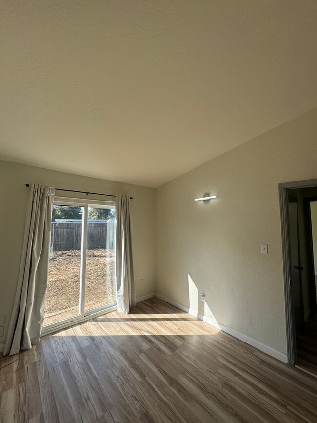 Building Photo - 103 Pueblo Way