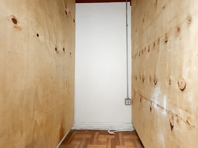 Building Photo - 52 Arden St