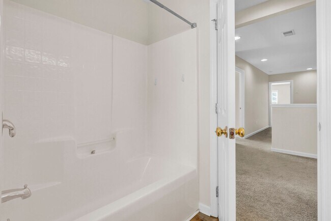 Building Photo - Spacious 5-Bedroom Rental with Dual Master...