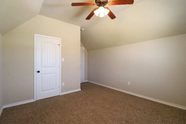 Building Photo - 3116 Stallion Dr