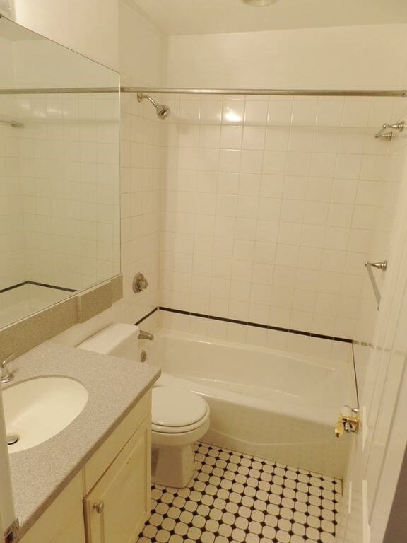 Building Photo - 20 Lime St