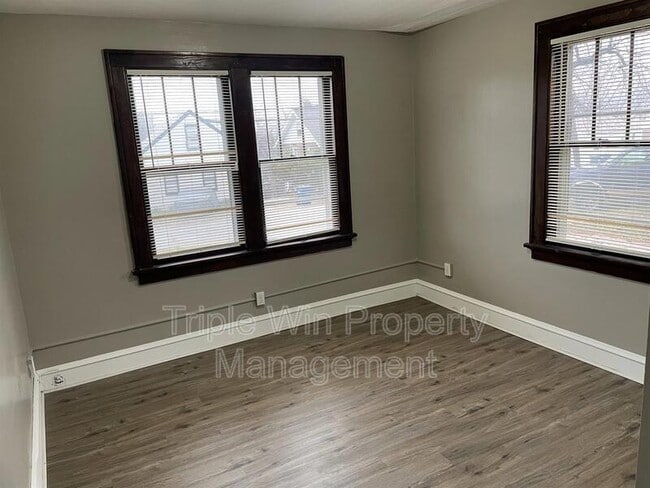 Building Photo - 424 Abston St