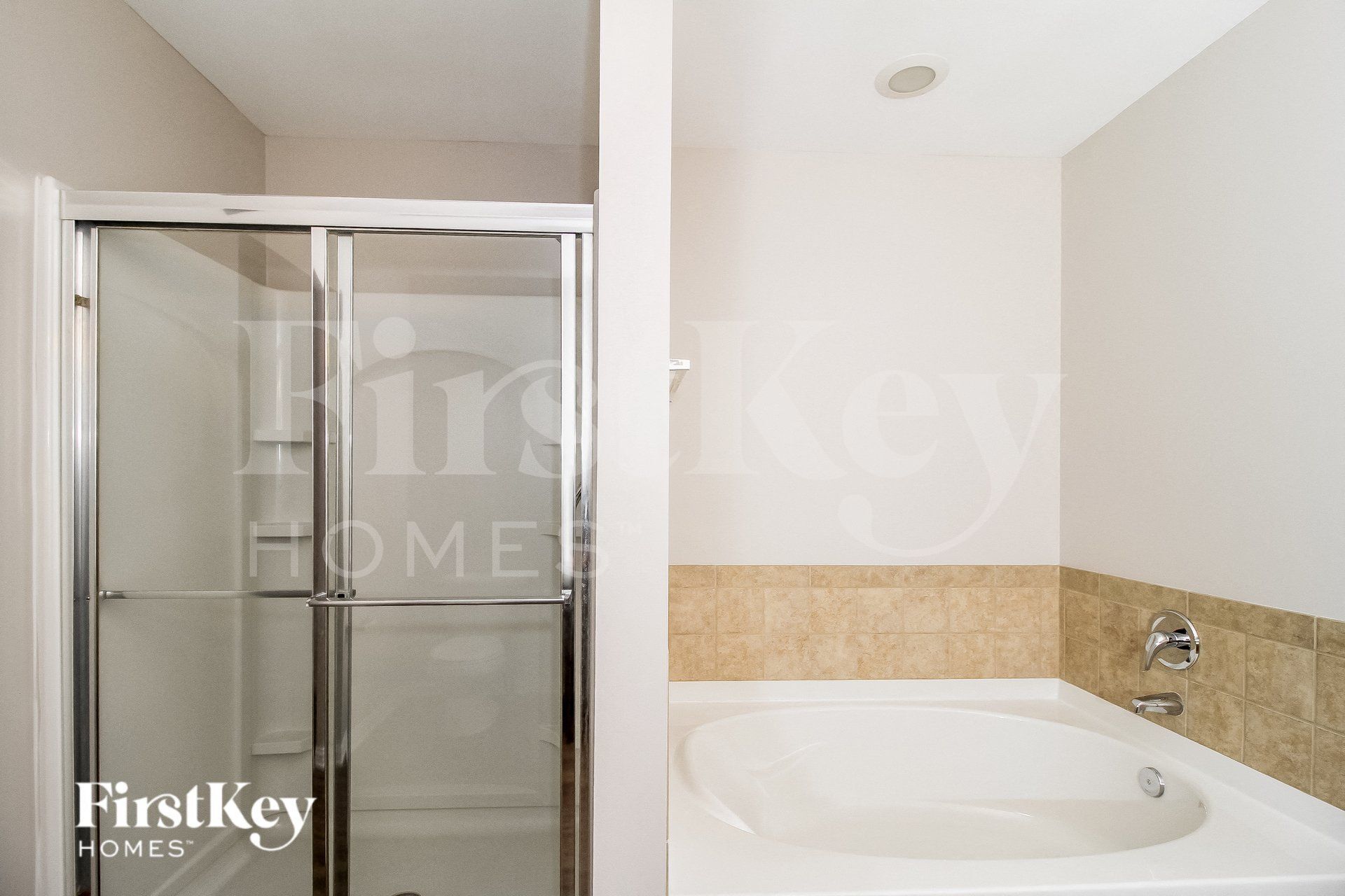 Building Photo - 4300 Oak Pointe Dr