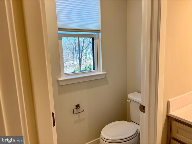 Building Photo - 88 Rosemary Wy