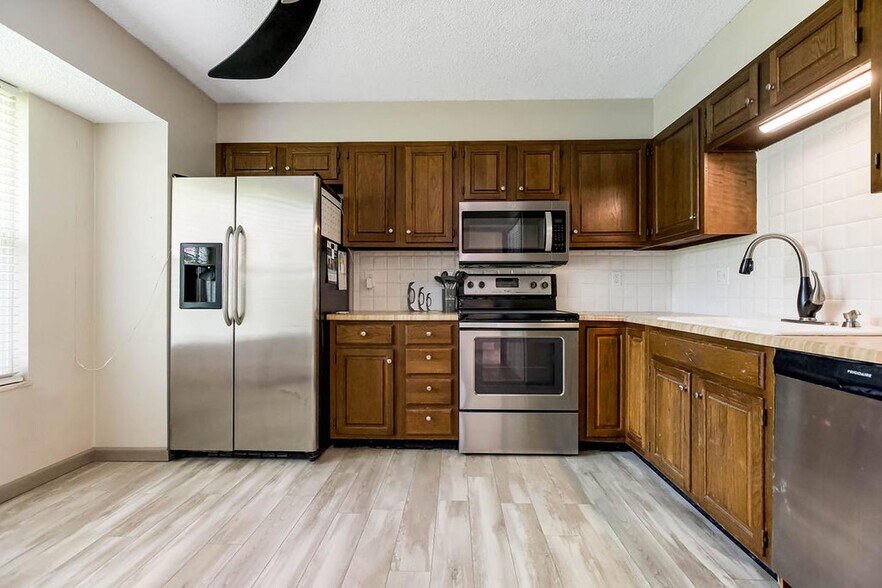 Building Photo - Stylish Independence Home by Glendale Park
