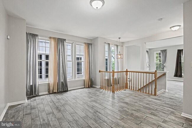 Building Photo - 46186 Walpole Terrace