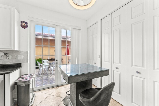 Building Photo - 179 Edenberry Ave