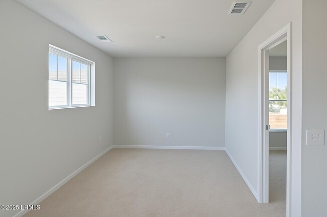 Building Photo - 15 Chauga St