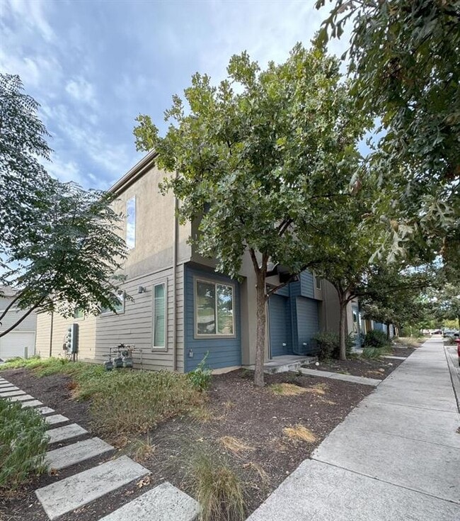 Building Photo - 7502 Wolverine St