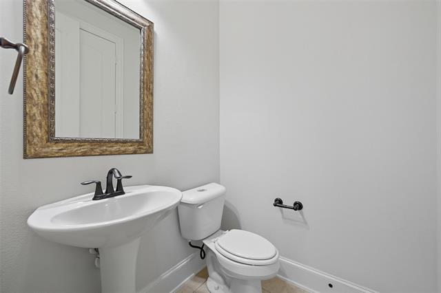 Building Photo - 447 Dry Canyon Dr