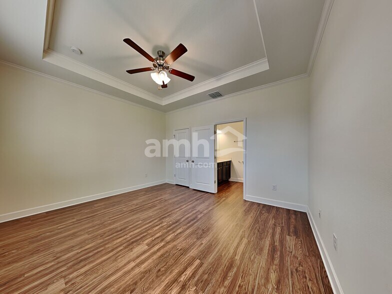 Building Photo - 1028 Walden Oaks Pl