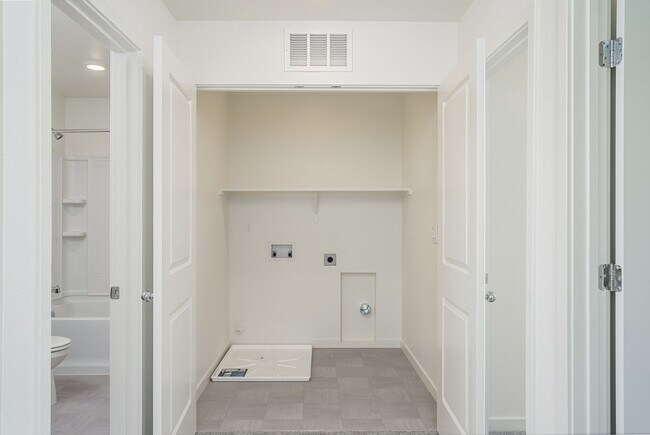 Building Photo - 1049 San Anselmo Ln