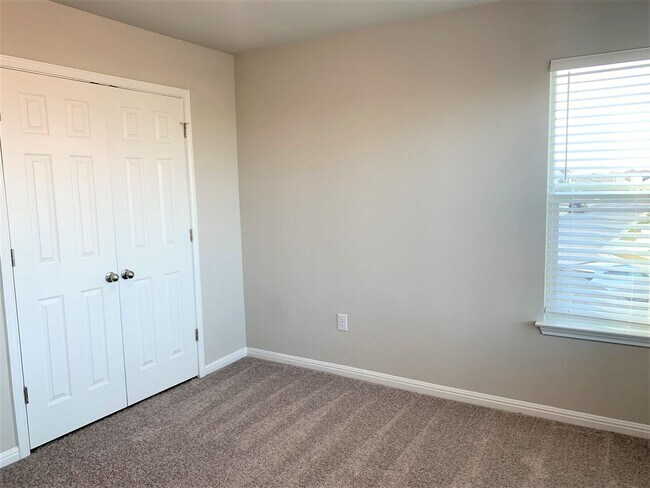 Building Photo - 4-bedroom Home in Vistas of Austin Communi...