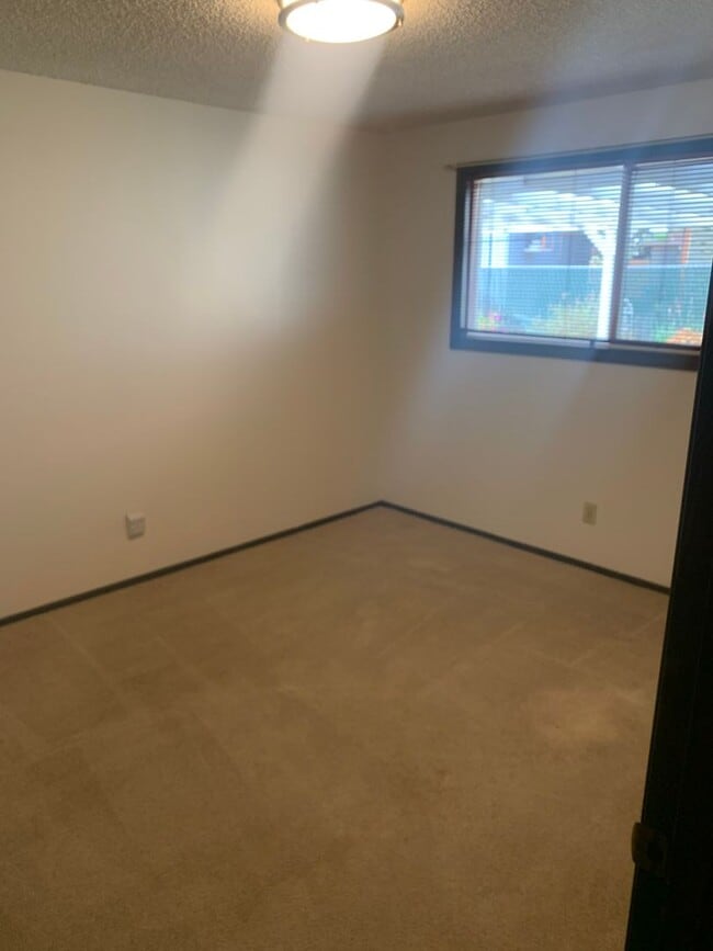 Building Photo - Comfortable Single-Level Living on a Quiet Cul-de-Sac in Walnut Grove!