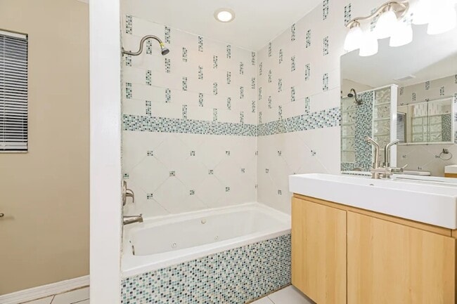 Building Photo - 11310 Rustic Wheel Ct