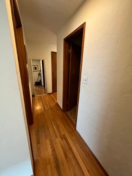 Building Photo - 711 3rd Ave W