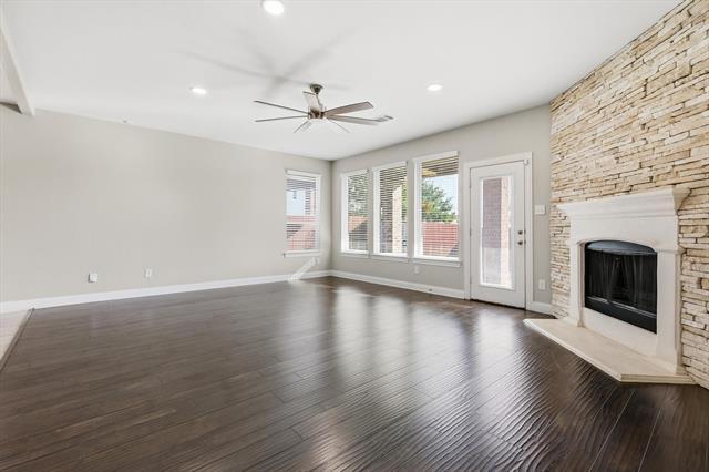 Building Photo - 15801 Weymouth Dr