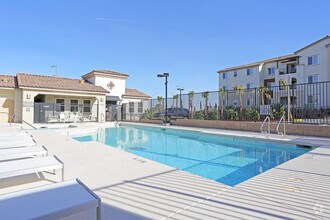 Vue At Centennial Las Vegas Nv Apartment Finder