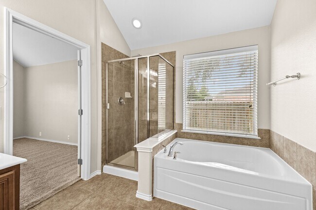 Building Photo - 5402 Hickory Harvest Dr