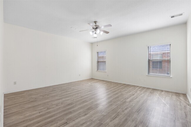 Building Photo - 23906 Fairport Harbor Ln