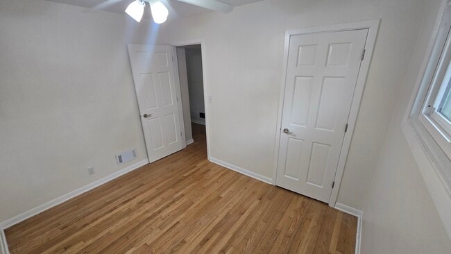 Building Photo - 675 Verdant Dr