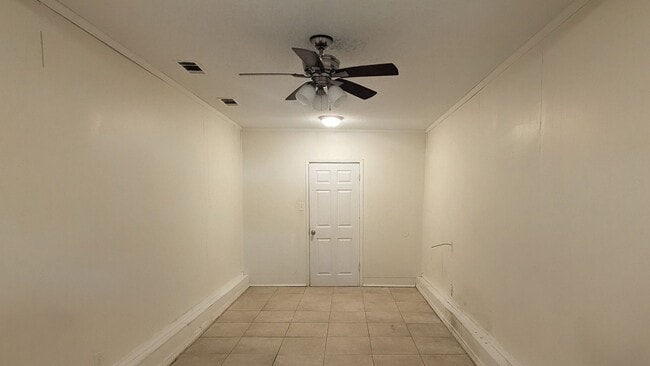 Building Photo - 121 Rue Max St