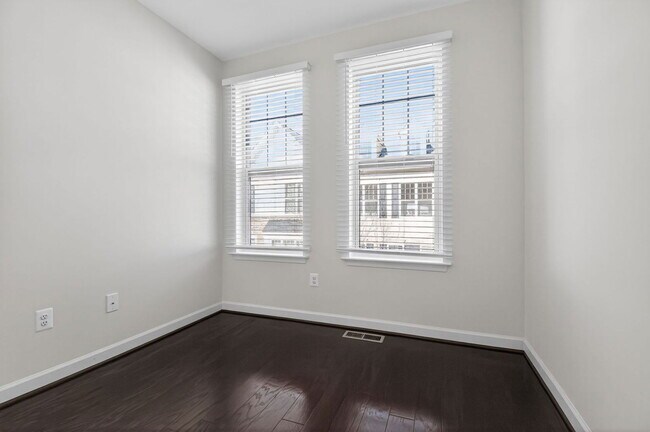 Building Photo - 7419 Wood Mdw Wy