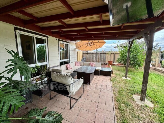 Building Photo - 3452 Lockwood Dr