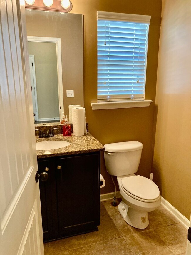 Building Photo - Spacious Grovetown Home