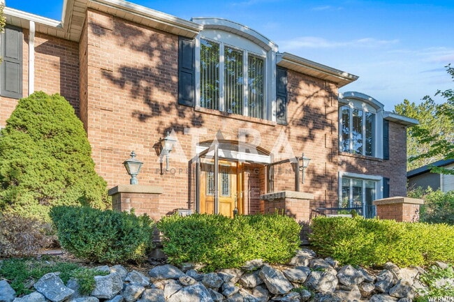 Building Photo - 1577 E Tomahawk Dr