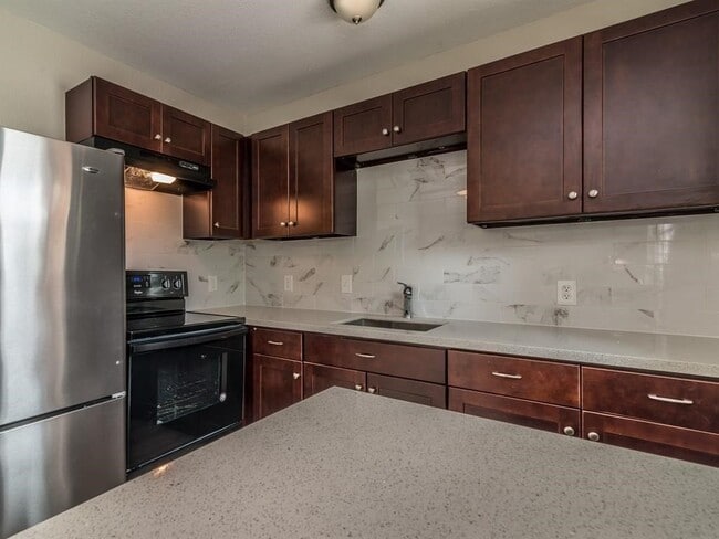 Building Photo - 1819 Cove Park Dr