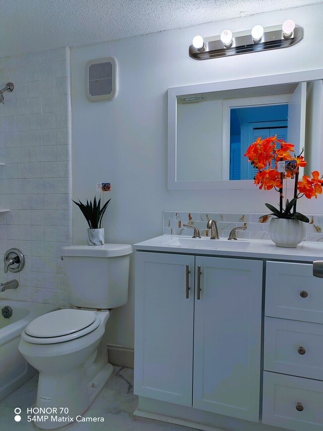 Building Photo - Rent to Own Bright 2B/1B Condo – St. Andrews Cove, Clearwater