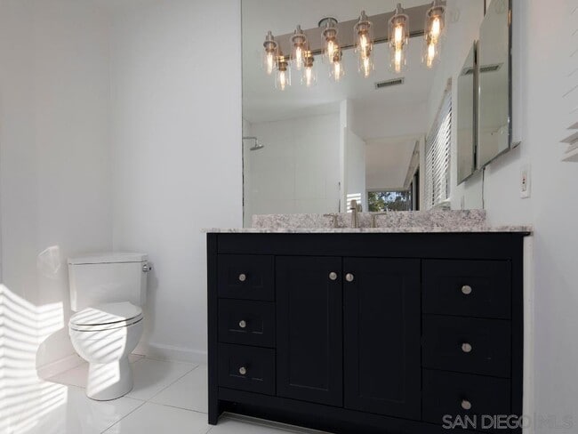 Building Photo - 721 Camino Del Mar
