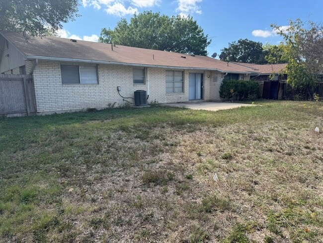 Building Photo - 6919 Moon Lake Dr