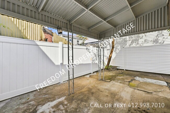 Building Photo - 1717 Sidney St