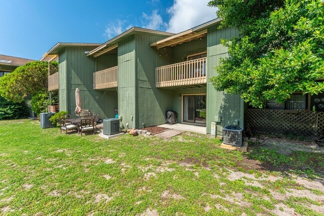Building Photo - Stunning 2 Bedroom Townhouse in Fort Walto...