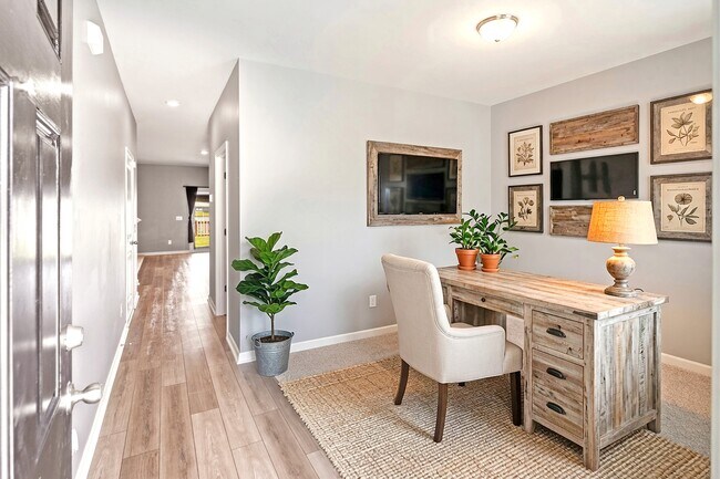 Building Photo - 326 Sedona Dr