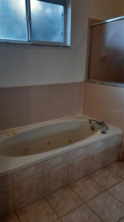 Building Photo - 58 Burning Bush Dr