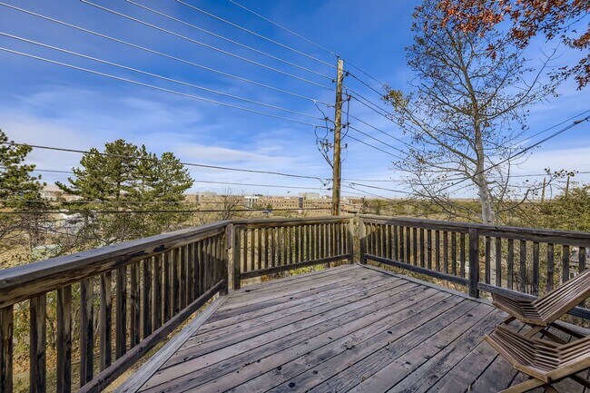 Building Photo - 2425 Dartmouth Ave