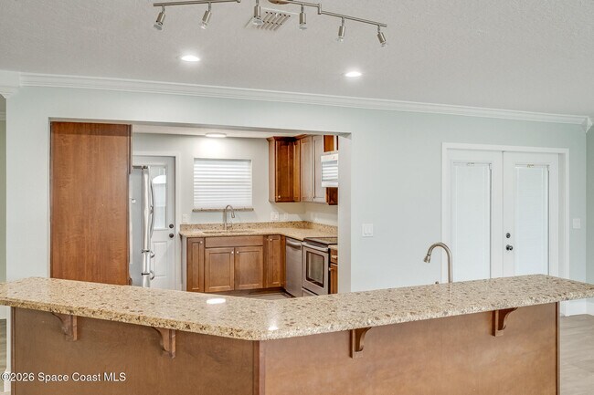 Building Photo - 645 Caiman St